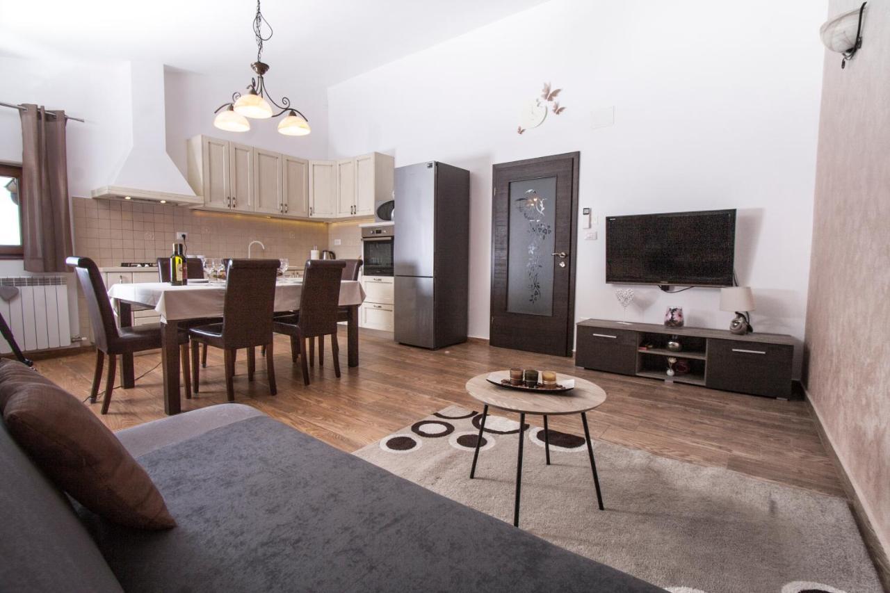 Apartman Lucija Appartamento Vižinada Esterno foto